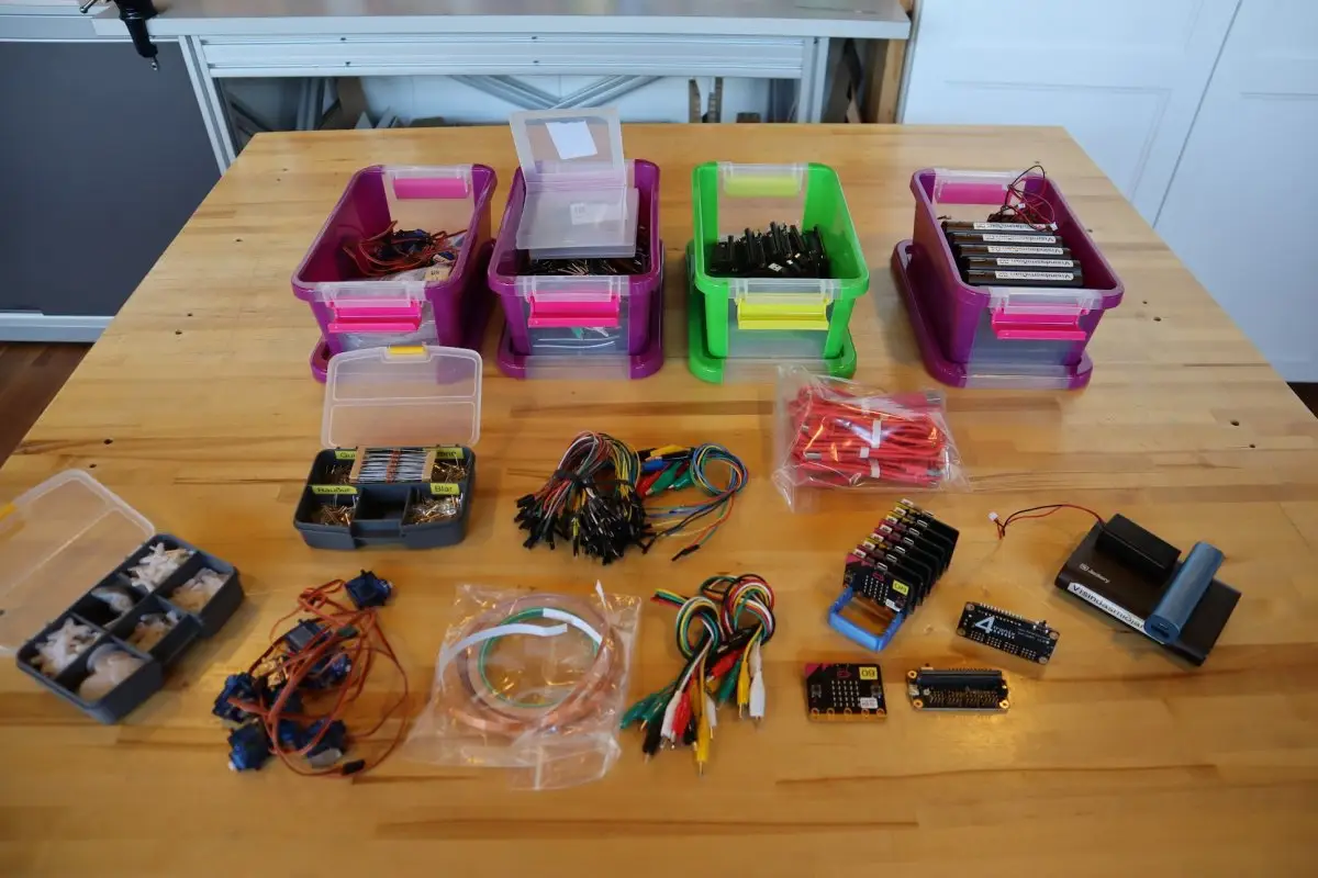 Microbit og íhlutir fyrir tækjaforritun
